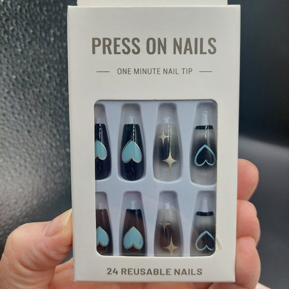 NIP 3 Sets Press on False Nails Hearts & Stars Do It Yourself 24 Reusable Nails - Picture 3 of 5
